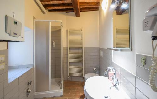 Gorgeous Apartment In Gubbio With Kitchen