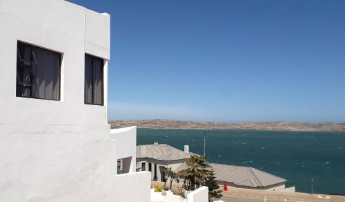 Vista exterior, Shark Island Guesthouse in Luderitz