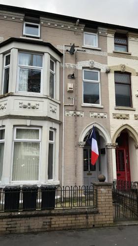 1 Fitzhamon Embankment APARTMENTS - image 4