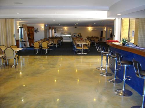 Pub/Lounge, Kurrimine Beach Motel in Kurrimine Beach (QLD)