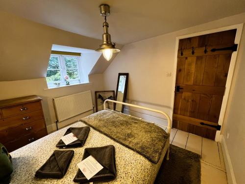 1 Apse Castle Cottage - Pet Friendly