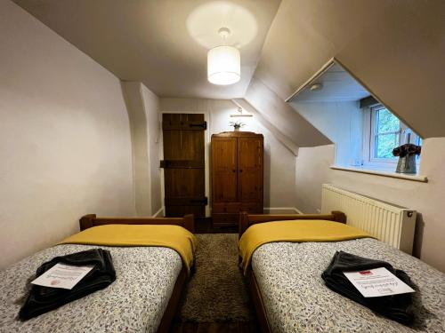 1 Apse Castle Cottage - Pet Friendly