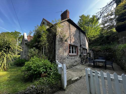 1 Apse Castle Cottage - Pet Friendly