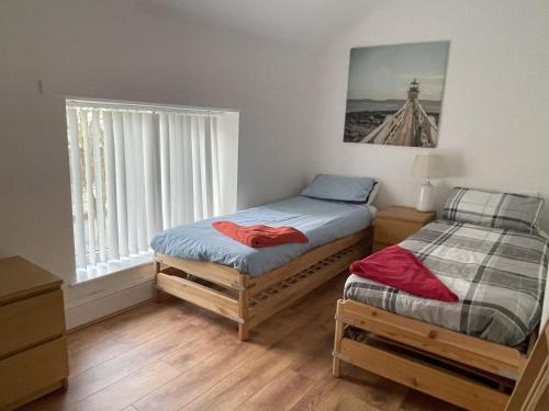 1 Fitzhamon Embankment APARTMENTS opposite Principality Stadium - free parking nearby - LONG STAY OFFER - newly redecorated March 2024