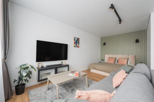 City Center Apartment with balcony in 阿尼克斯奇艾