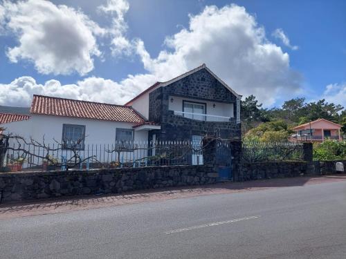 Alojamentos A Buraca in เซา รอก โด ปิโก