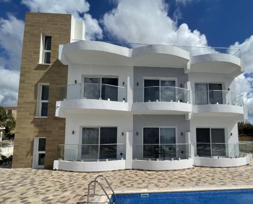 ARF Apartments - with Jacuzzi at the complex 3