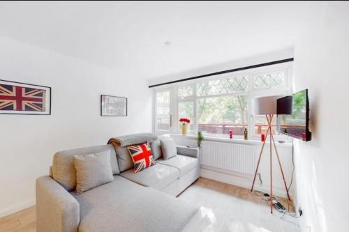 Newly renovated 4BR in Kings Cross with Garden