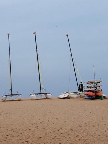 "Class A", un superbe appartement calme, apaisant et sûr proche des restos et plages de Saly