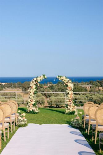 Deluxe Villa image 3