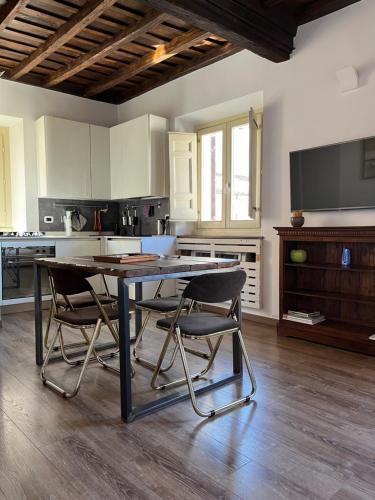 Colosseo Luxury Suite, Rome (photo 3)