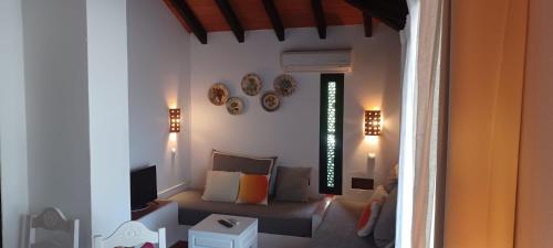 Cozy Beach House 4