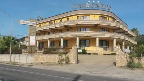  Il Baronetto, Pension in Tarsia