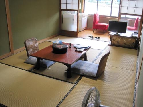 Japanese-Style Standard Room with Shared Bathroom and Sea View