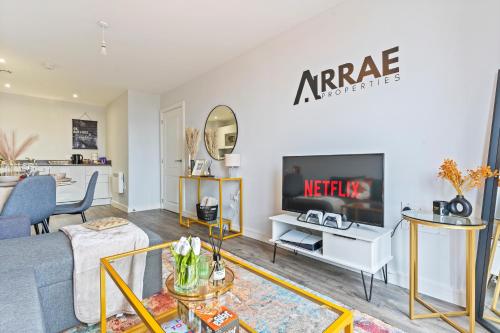 Vibrant Bliss - Luxury City Centre stay, SLEEPS 8, Central Location, BULLRING, Fully Equipped Kitchen, KING BED, 2 Bathrooms,Terrace city view, Free WIFI and Board Games, Birmingham (fotografie 2)