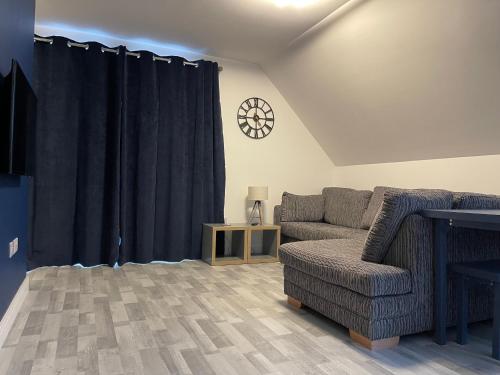 Lochside Loft - Self Catering Apartment for 2 In a great location for Inverness Airport and both Cabot Highlands & Nairn Golf Courses