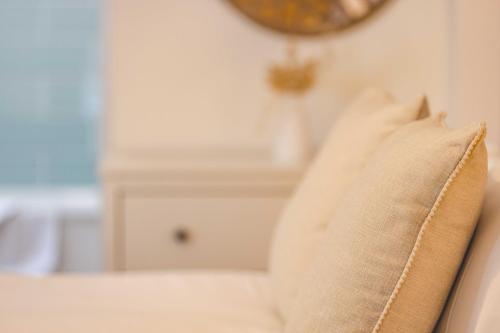 Stylish Apartment 5 min Walk to Castle - By Tempstay, Windsor (photo 5)