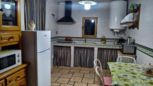 virtuve, CASA CUEVA EL OLIVO in La Guardia de Jaén