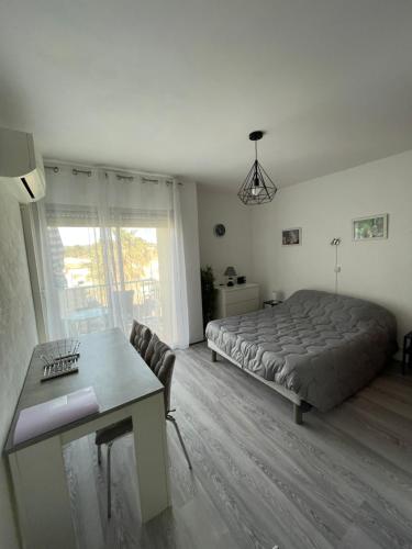 Studio curistes ou vacances à 300 m des Thermes - Location saisonnière - Balaruc-les-Bains