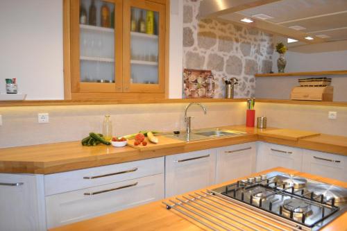 Konyha, Holiday house with a parking space Svirce, Hvar - 22571 in Vrisnik