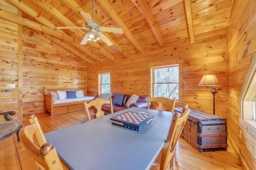 Dreamcatcher- Pet Friendly- Mirror Lake-Waterfall cabin