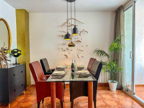 Three-Bedroom Apartment image 9