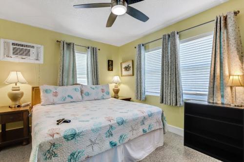 Captain's Quarters - Weekly Rental apts