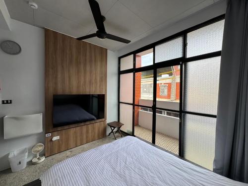 拾號行旅民宿 in Xihu Township