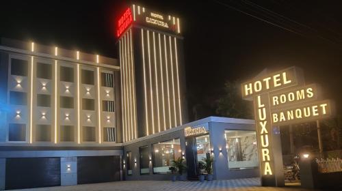 Hotel luxura, changodar - Naika