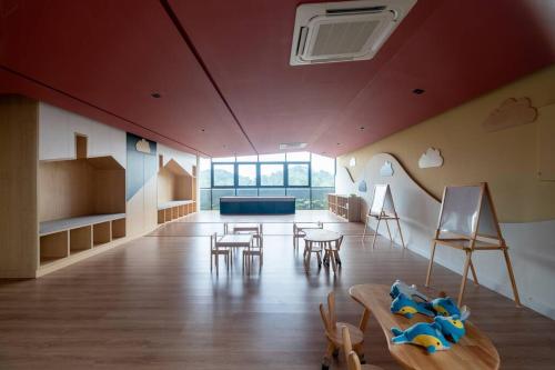 Cubic Botanical Massage Chair 3BR8Pax MidValley Cubic Botanical Massage Chair 3BR8Pax MidValley