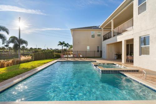 Modern House with Pool, Theater, Game Room, near Disney - 2316