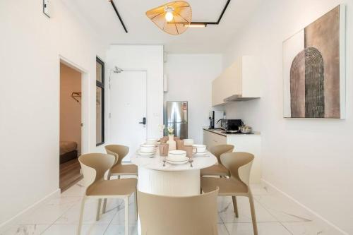 Cubic Botanical Massage Chair 3BR8Pax MidValley Cubic Botanical Massage Chair 3BR8Pax MidValley