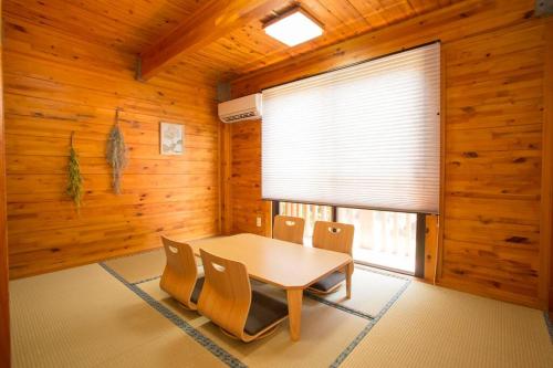 木の温かみ溢れる自然の中のログハウス~Cottage HIBISCUS~ 木の温かみ溢れる自然の中のログハウス~Cottage HIBISCUS~