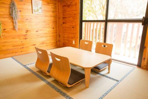 木の温かみ溢れる自然の中のログハウス~Cottage HIBISCUS~ 木の温かみ溢れる自然の中のログハウス~Cottage HIBISCUS~