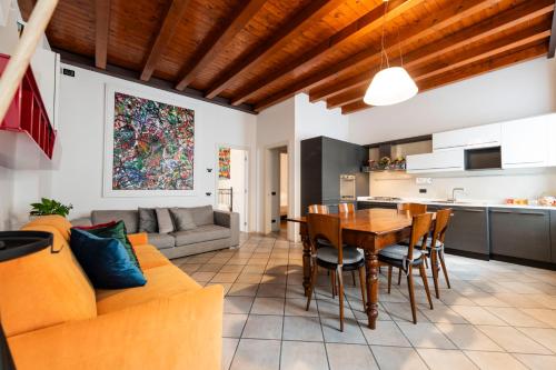Mirko Apartment by Reasy&Busy, Verona