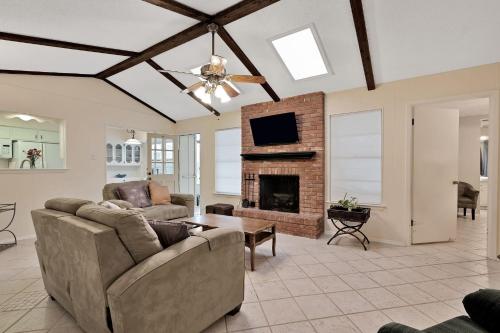 Comfy Home With Great Accessibility in Universal City, USA
