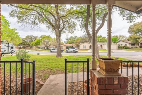Comfy Home With Great Accessibility in Universal City, USA