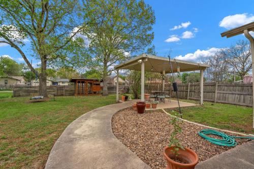 Comfy Home With Great Accessibility in Universal City, USA