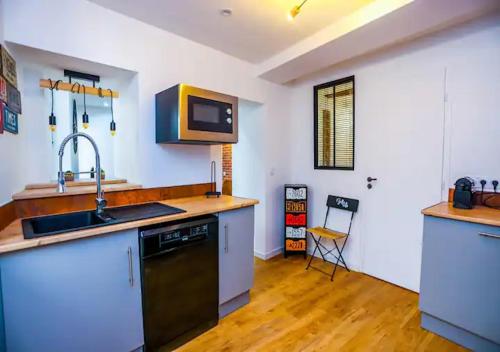 Superbe Appartement Hyper Centre 2 Chambres WIFI - Tap to explore photos