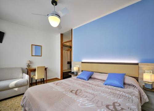 Piccolo Hotel - image 14