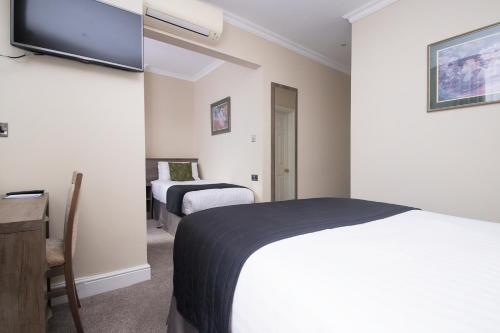 Kensington Gardens Hotel - image 14