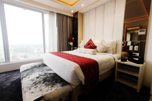 The Penthouse Hotel in Angeles / Clark