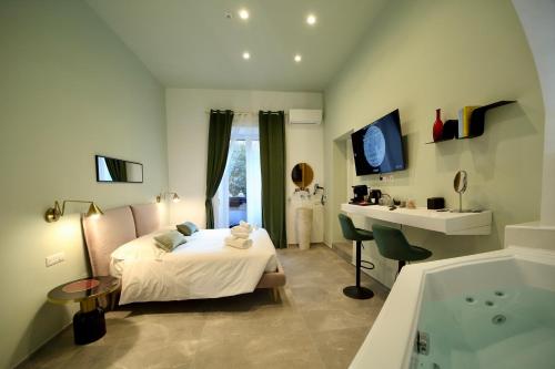 Incanto Napoli Room Type - King Room with Spa Bath
