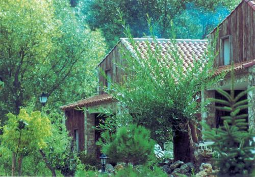 Alojamientos Turisticos La Utrera in Villalba De La Sierra