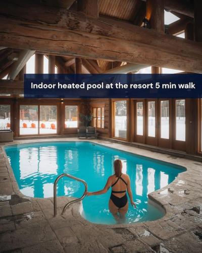 Private Hot Tub Sauna Indoor pool ski Monopoly