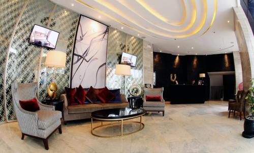 Aufenthaltsraum/TV-Zimmer, The Penthouse Hotel in Angeles / Clark