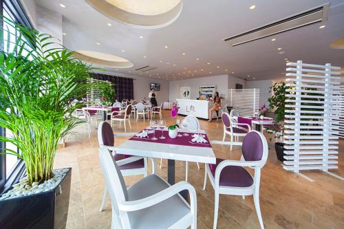 Hotel Life - image 7