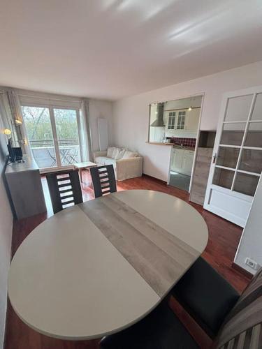 F3 avec balcon 5 min gare SQY et Parking gratuit in Guyancourt