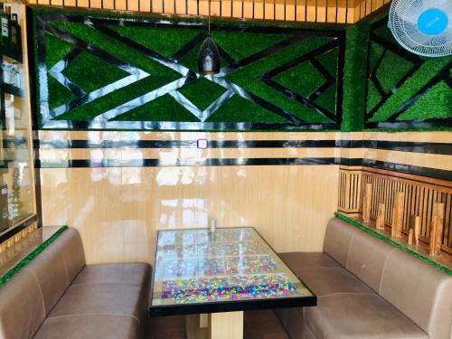 Restaurant, Sara's Backpackers Hotel in Balaju Gongabu