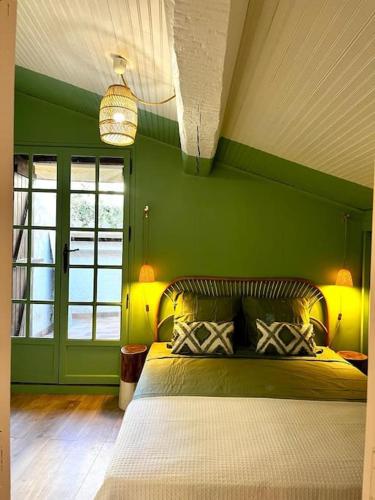 BELLA CASA - New full house for 3 w AC, wi-fi & terrasses in Antibes